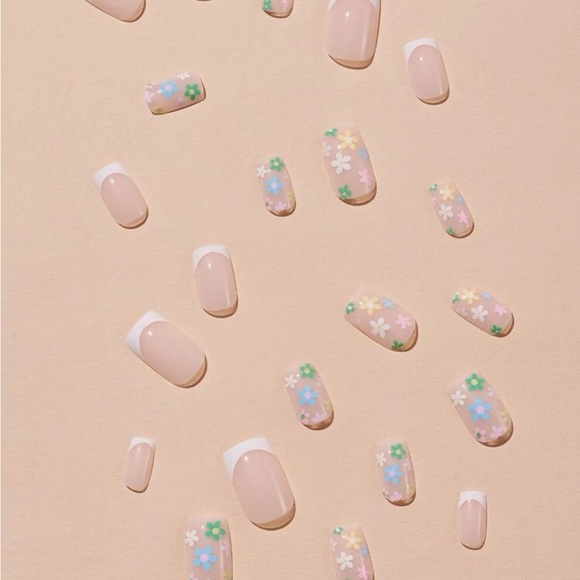 Flower, French tips set - Picture 2 of 2